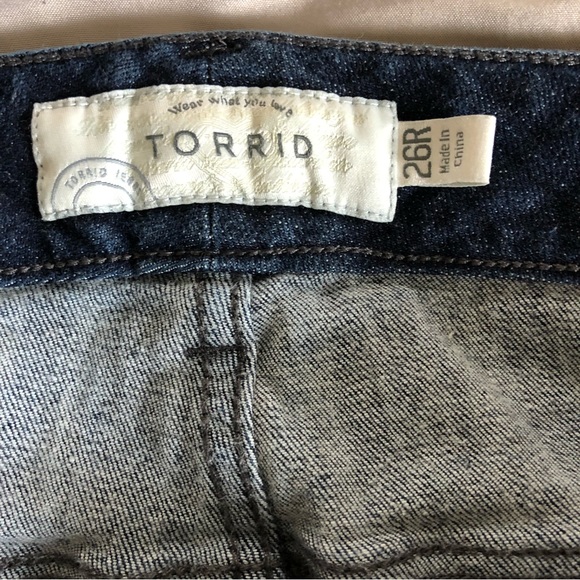 Torrid Boyfriend Jeans Dark Wash Size 28 - Picture 2 of 11